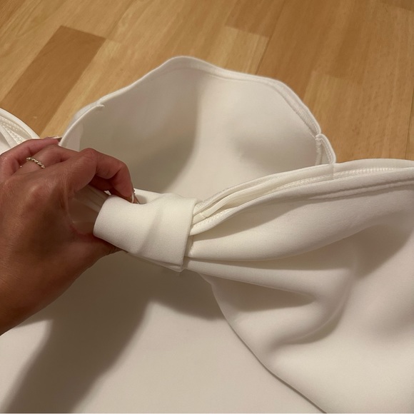 Prettylittlething petite bow bandeau dress - Picture 8 of 8